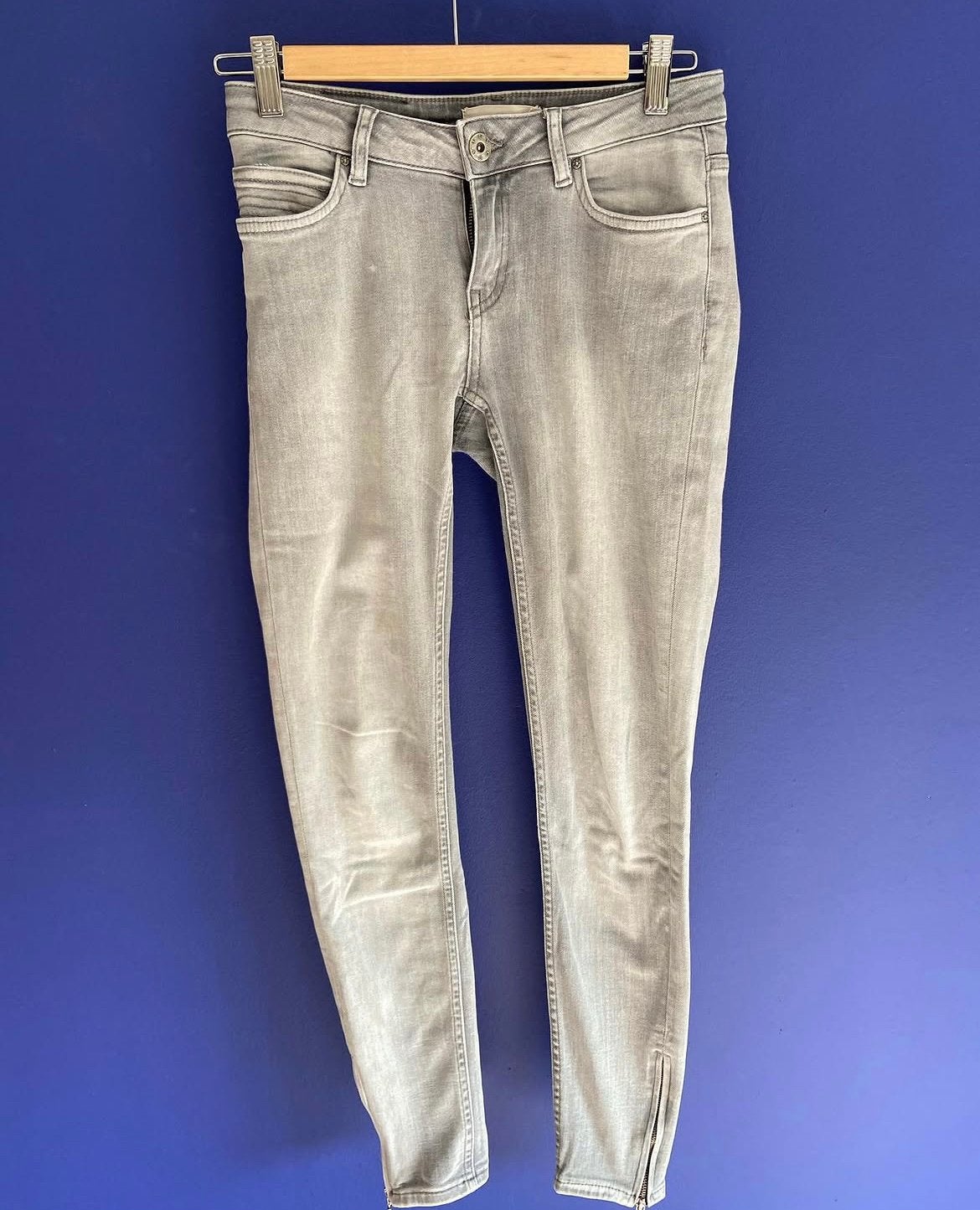 Grijze Costes skinny jeans maat S, Kleding | Dames, Spijkerbroeken en Jeans, Ophalen of Verzenden, Zo goed als nieuw, Grijs, W28 - W29 (confectie 36)