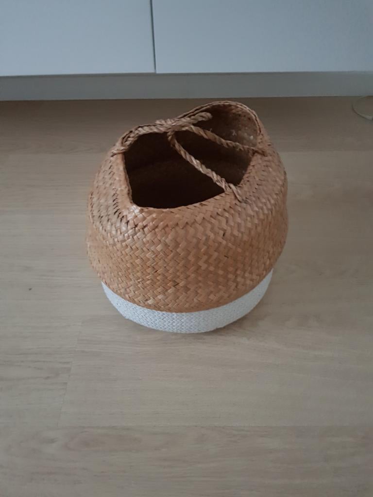 Mooie mand, Ophalen of Verzenden, Zo goed als nieuw, Rond, Riet
