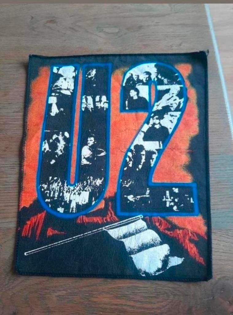 Grote U2 Patch opnaai Embleem voor bijvoorbeeld rug jas, Ophalen of Verzenden, Gebruikt, Gebruiksvoorwerp