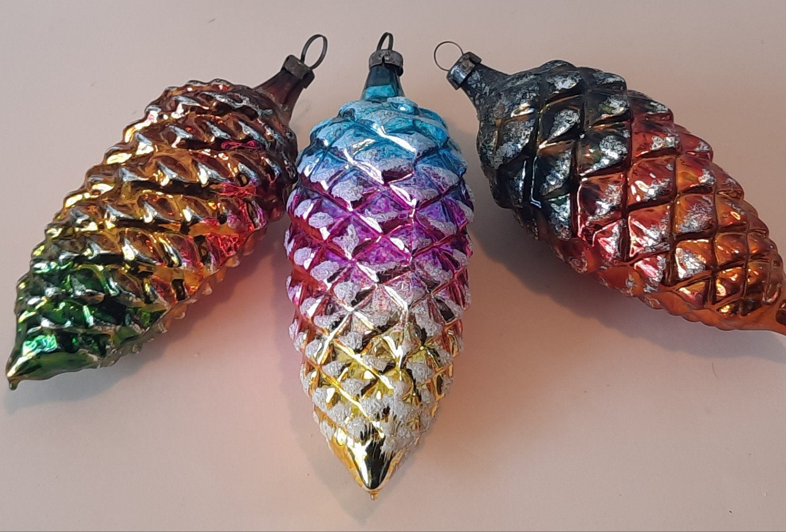 Oude Kerstballen Dennenappels, Diversen, Verzenden