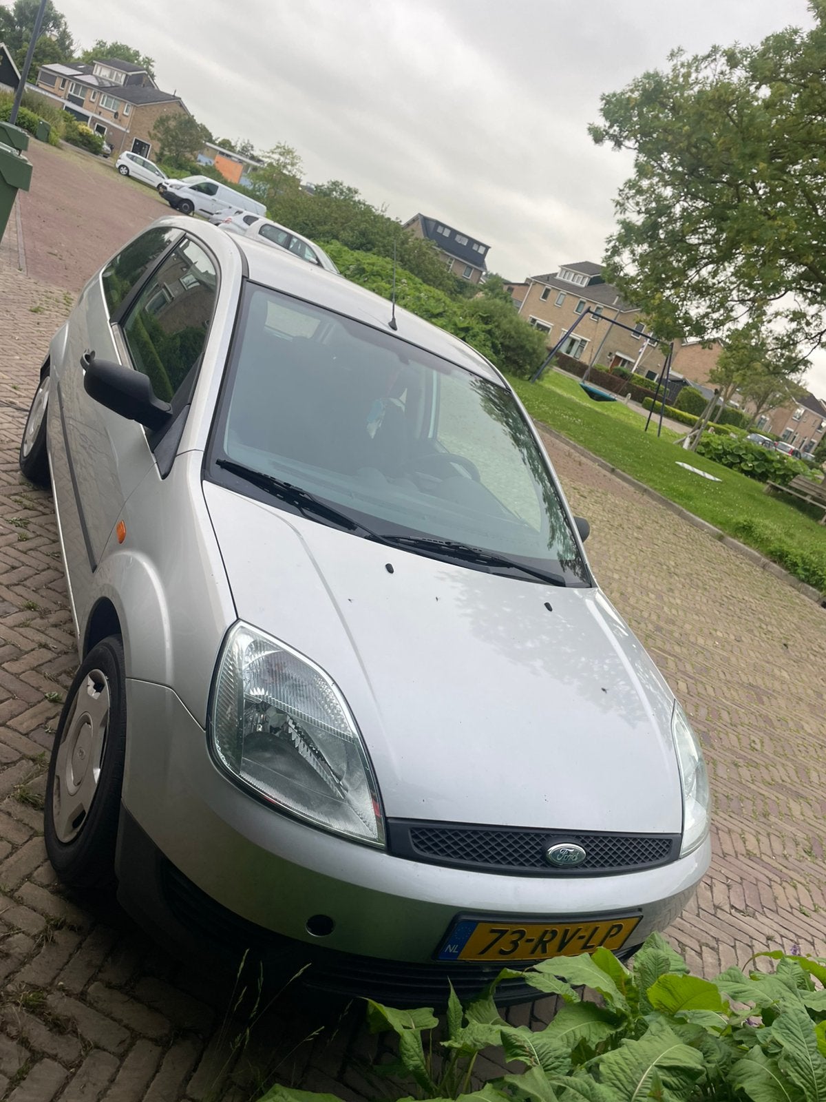 Ford Fiësta 1.3 8V 3DR 2005 Grijs, Auto's, Ford, 1299 cc, 40 €/maand, 4 cilinders, Origineel Nederlands