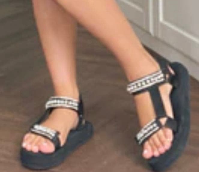 Olcey+ Dolshe parel en gliter chain sandalen 39 als nieuw, Kleding | Dames, Zwart, Zo goed als nieuw, Sandalen of Muiltjes, Ophalen of Verzenden