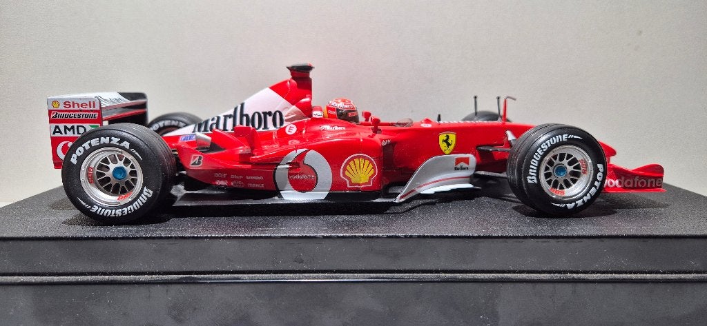 F1 Ferrari F2002 Marlboro Michael Schumacher 1/18, Ophalen of Verzenden, Zo goed als nieuw, Auto, Hot Wheels
