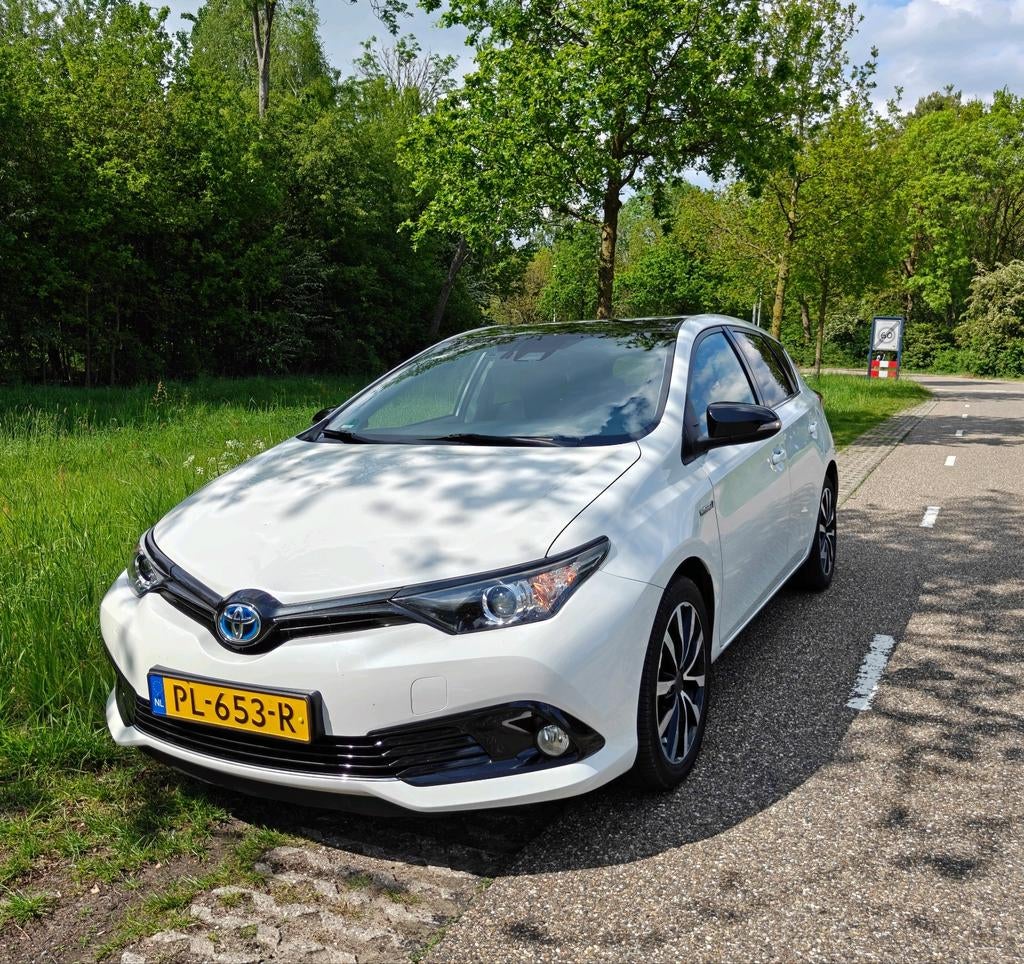 Toyota Auris 1.8 Hybrid 136pk| 2017 | 75.5k km | Dealer OH, Auto's, Toyota, Euro 6, Wit, Origineel Nederlands, 345 kg