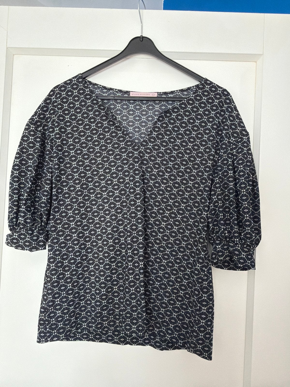 Studio Anneloes blouse travelstof - Maat L, Ophalen of Verzenden, Gedragen, Maat 42/44 (L), Zwart