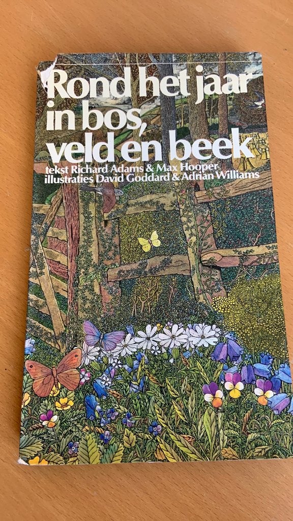 Rond het jaar in bos, veld en beek-Richard Adams-Max Hooper, Ophalen of Verzenden, Zo goed als nieuw, Natuur algemeen