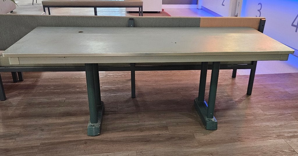 Gispen of Ahrend Oda tafel/bureau, Ophalen, Gebruikt, 50 tot 100 cm, Vijf personen of meer