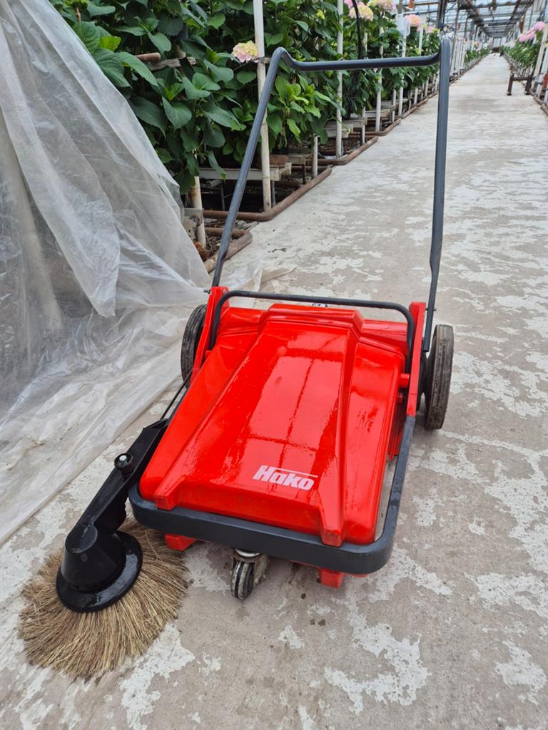 Hako veegmachine - Handige en efficiënte reiniging, Tuin en Terras, Veegmachines, Gebruikt, Ophalen