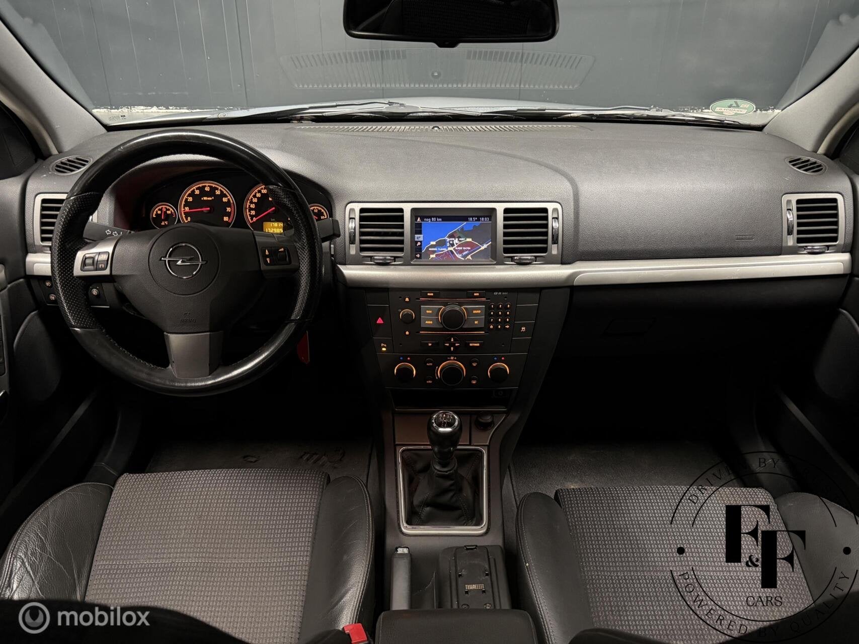 Opel Vectra GTS 1.8-16V Business|NAP|Schuifdak|Trekhaak|PDC, Voorwielaandrijving, Electronic Stability Program (ESP), Gebruikt