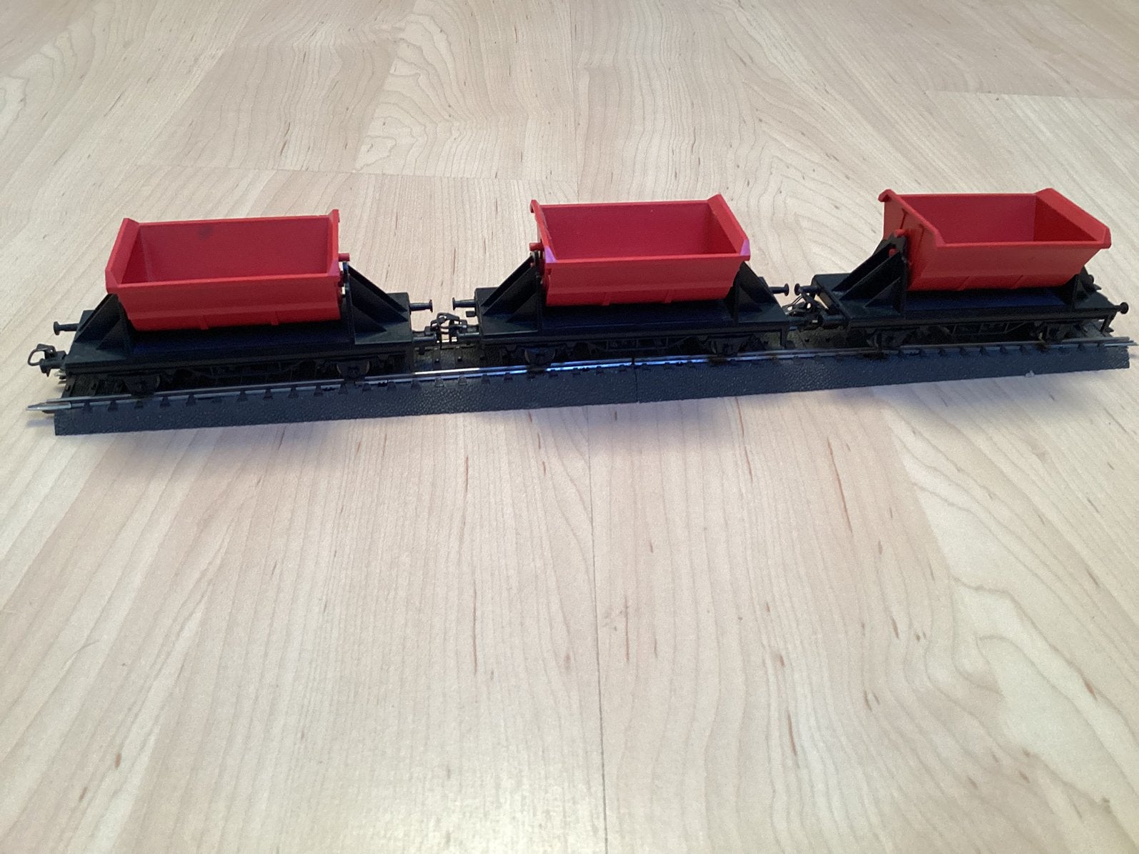 Märklin H0 4413 Kiepwagens 3 stuks, Hobby en Vrije tijd, Modeltreinen | H0, Wisselstroom, Gebruikt, Wagon, Ophalen of Verzenden