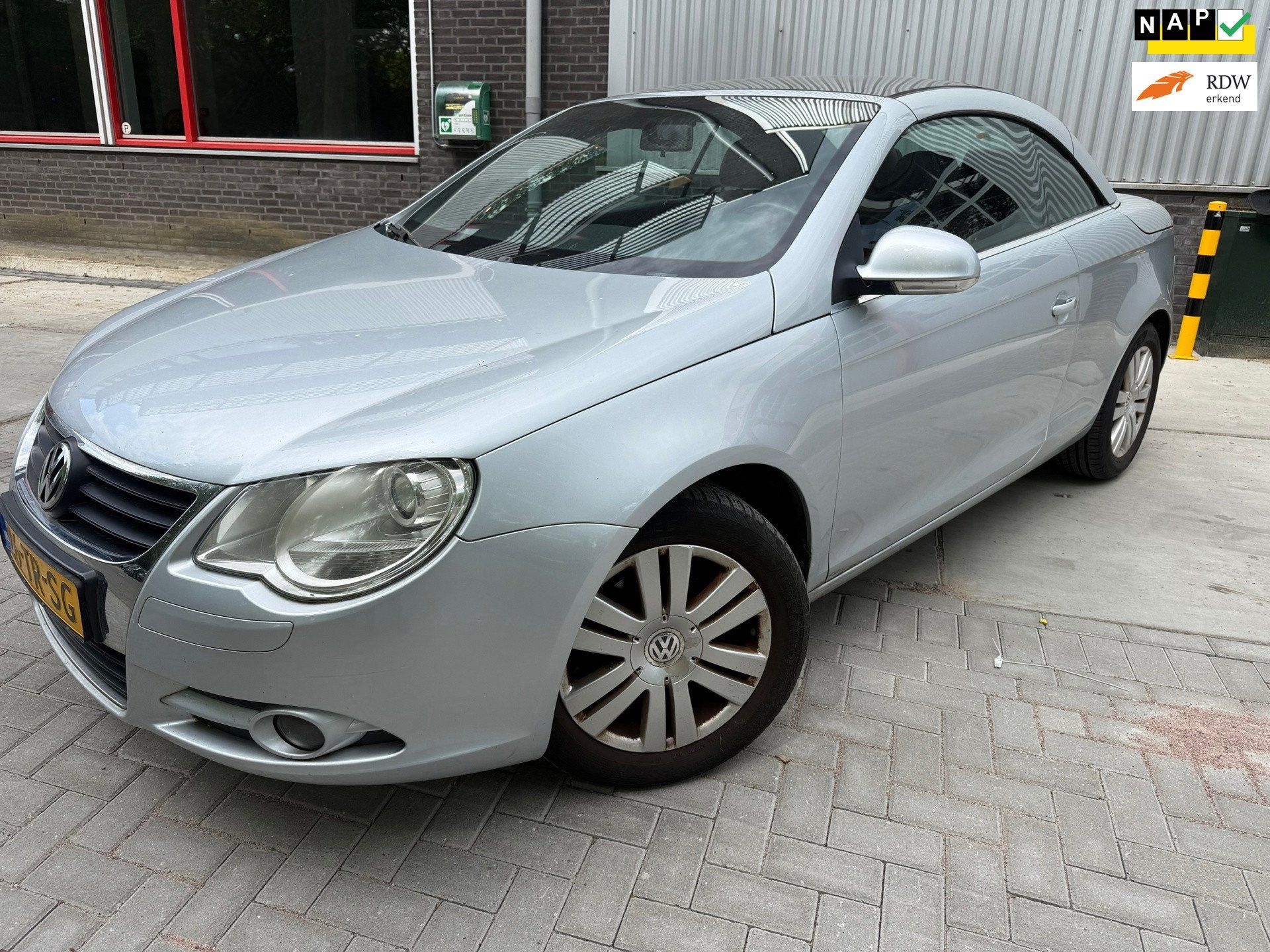Volkswagen Eos 2.0-16v FSI, Voorwielaandrijving, Gebruikt, 4 cilinders, 4 stoelen