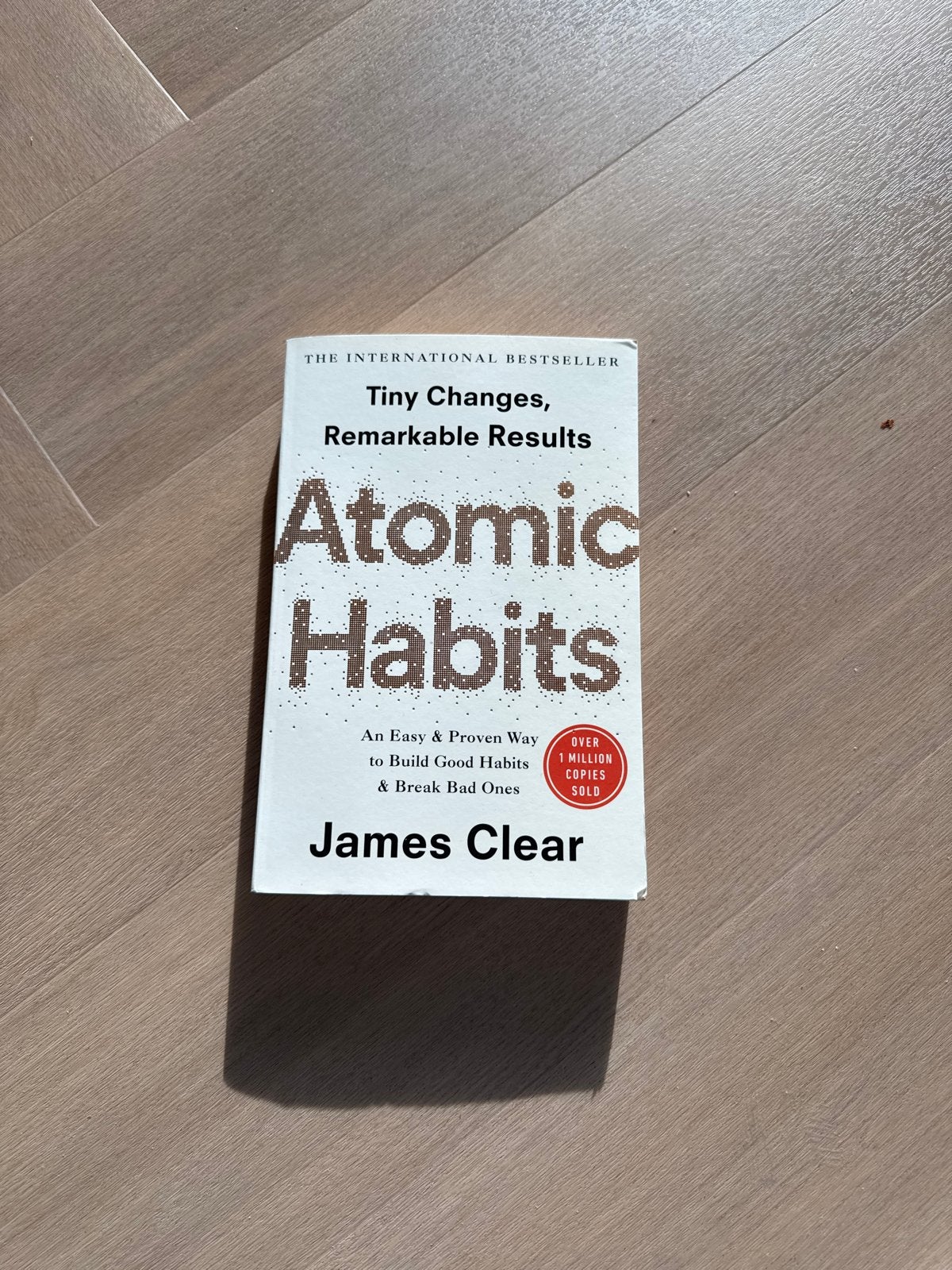 Atomic Habits - James Clear (Engels), Boeken, Advies, Hulp en Training, Zo goed als nieuw, Ophalen of Verzenden