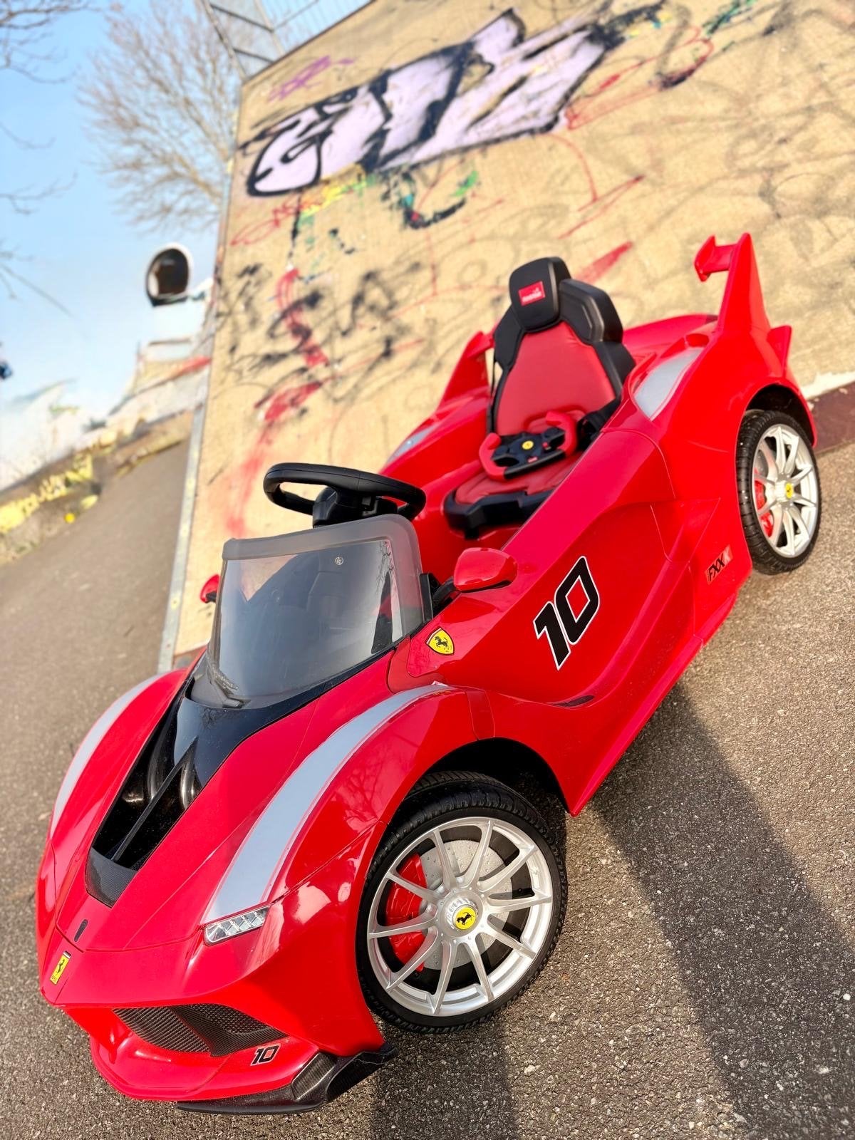 Elektrische kinderauto Ferrari FXX K Evo rood, Ophalen, Zo goed als nieuw, Afstandsbediening