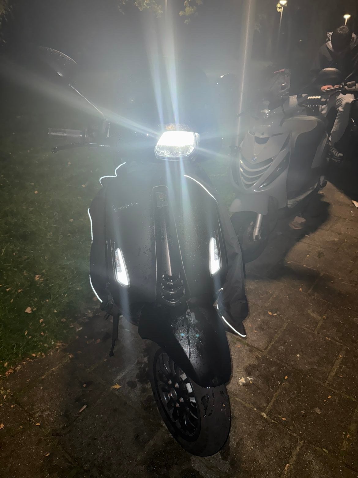 Vespa sprint 2020, Fietsen en Brommers, Ophalen, Zo goed als nieuw, Benzine, Overige modellen