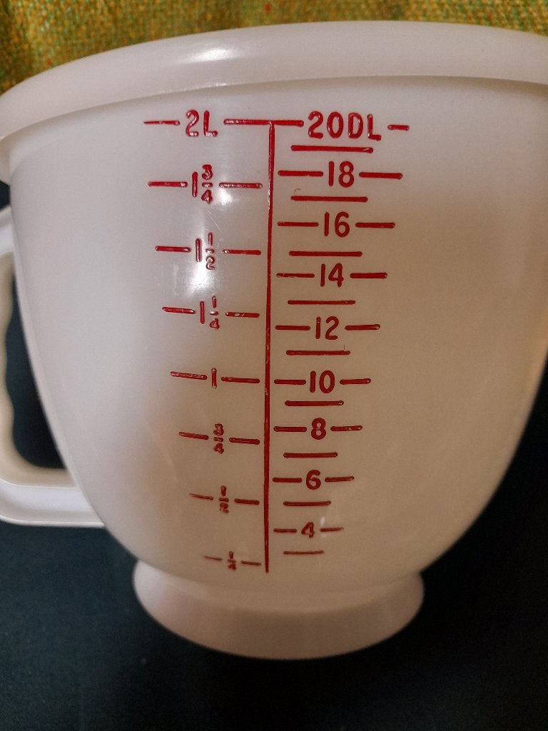 Vintage Tupperware maatbeker met deksel, Ophalen, Gebruikt, Crème, Bak of Kom