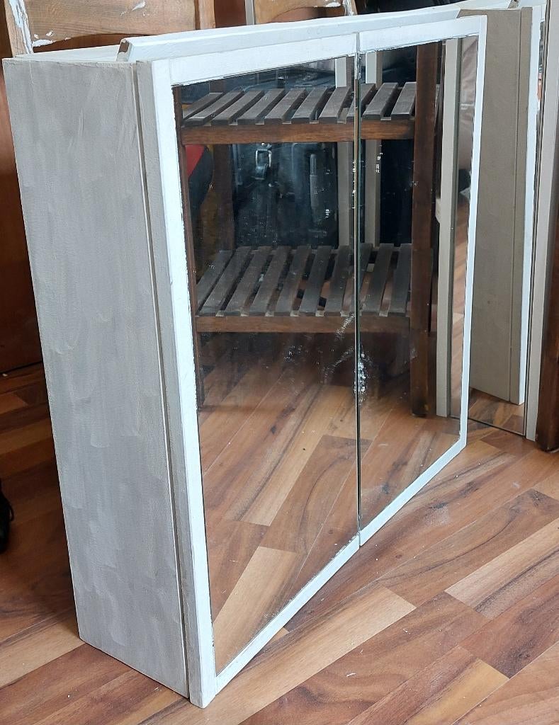 Badkamerkastje met spiegel /bathroom cabinet with mirror, Ophalen, Gebruikt, Wit, Overige typen
