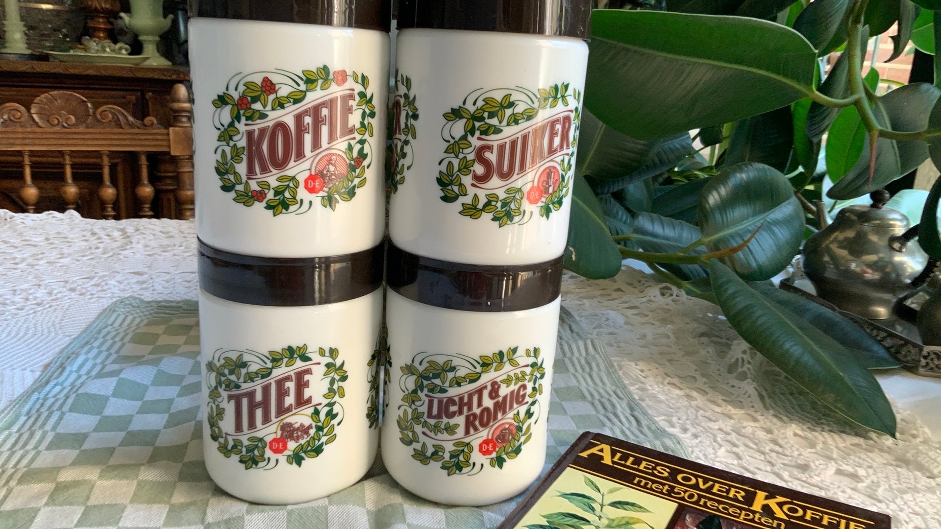 Vintage set opaline voorraadpotten Douwe Egberts/4x, Huis en Inrichting, Voorraadpot, Ophalen of Verzenden, Zo goed als nieuw