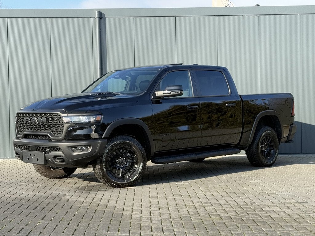 Dodge Ram 1500 3.0 420 PK REBEL PREMIUM / LUCHTVERING / 2025, Auto's, Dodge, Automaat, 2993 cc, Zwart, Bedrijf