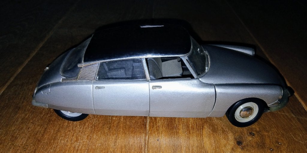 Citroën DS 19, Hobby en Vrije tijd, Modelauto's | 1:18, Ophalen of Verzenden, Zo goed als nieuw, Auto, Bburago
