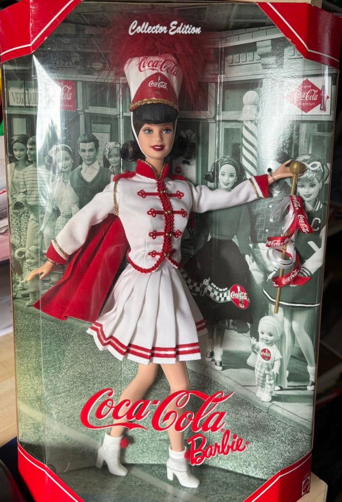 Coca cola Marjorette Barbie NRFB, Ophalen of Verzenden, Zo goed als nieuw, Fashion Doll