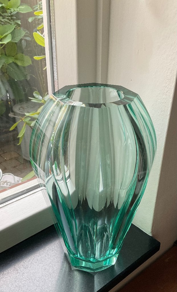 Prachtige groen beryl DIVA vaas kristalglas Moser 25cm hoog, Antiek en Kunst, Antiek | Glas en Kristal, Ophalen of Verzenden