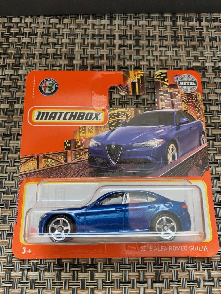Matchbox Alfa Romeo Giulia blauw, Ophalen of Verzenden, Nieuw, Auto