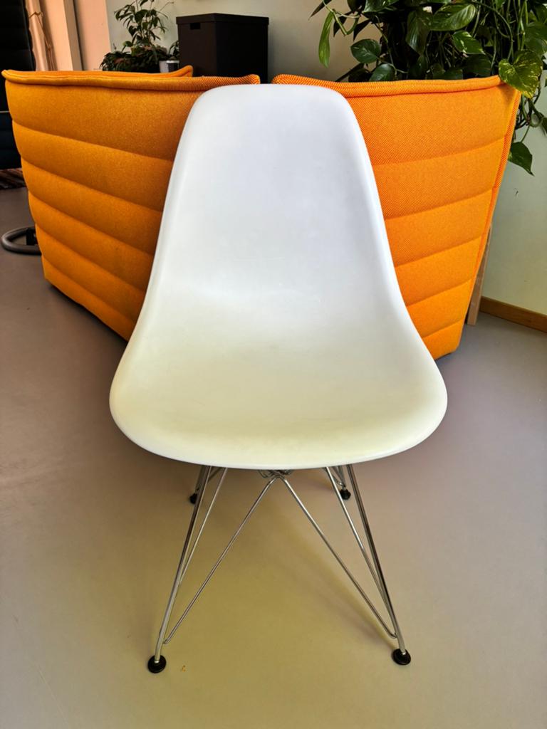 Originele Vitra Eames DSR designstoel, Ophalen, Gebruikt, Wit, Eén