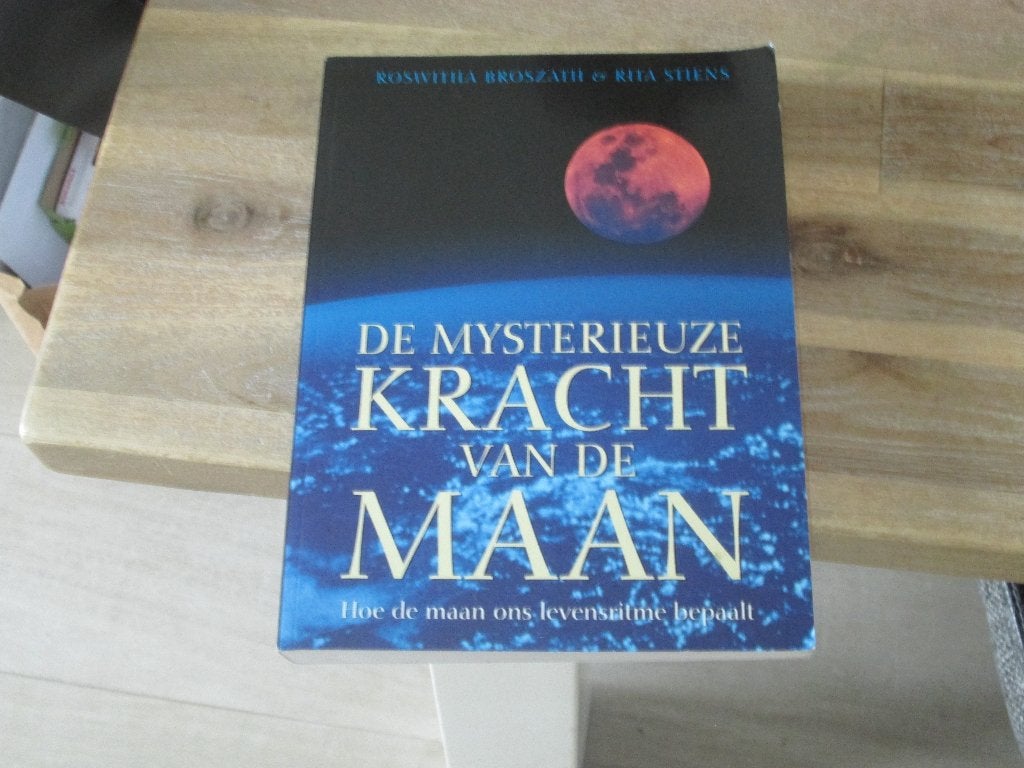 de mysterieuze kracht van de maan Roswitha Broszath, Ophalen of Verzenden, Zo goed als nieuw, Overige onderwerpen, Achtergrond en Informatie
