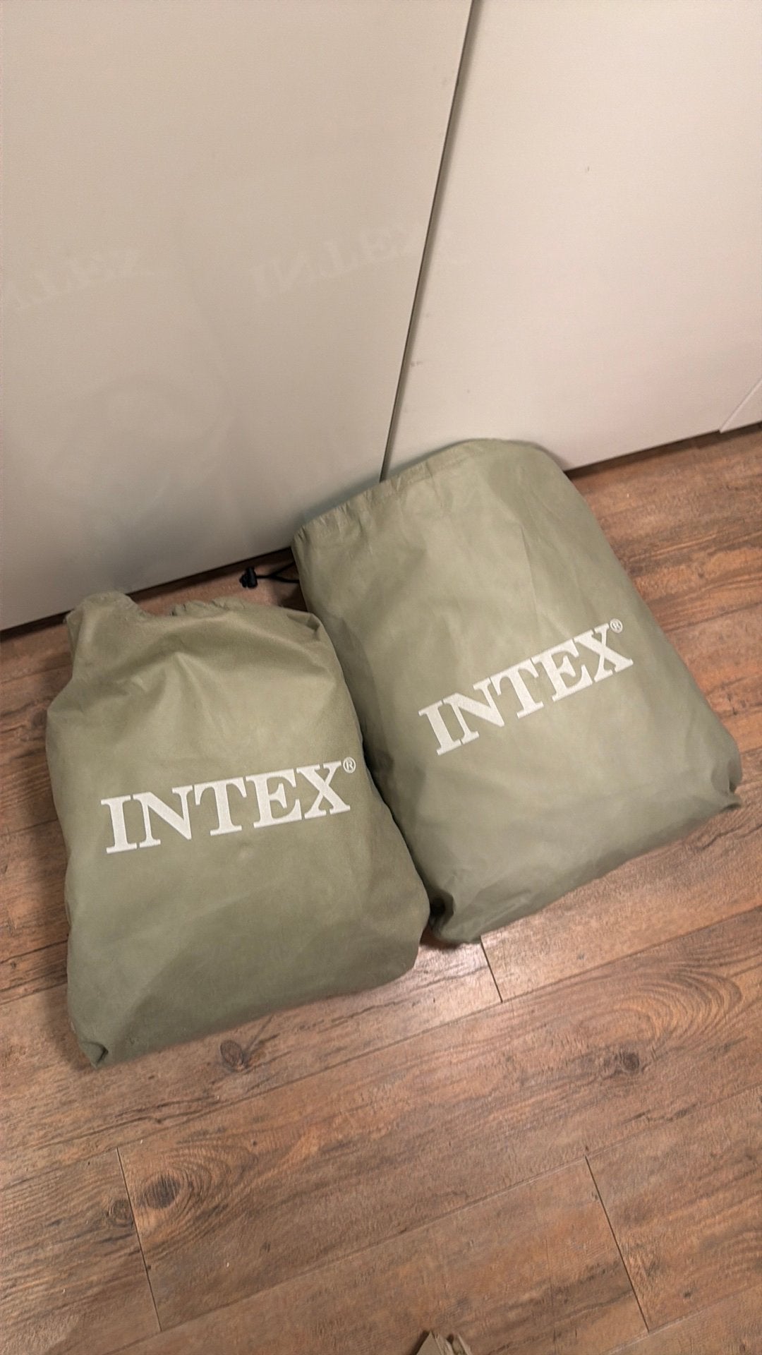 Intex kids travel luchtbed 2x, Ophalen, Gebruikt, 1-persoons