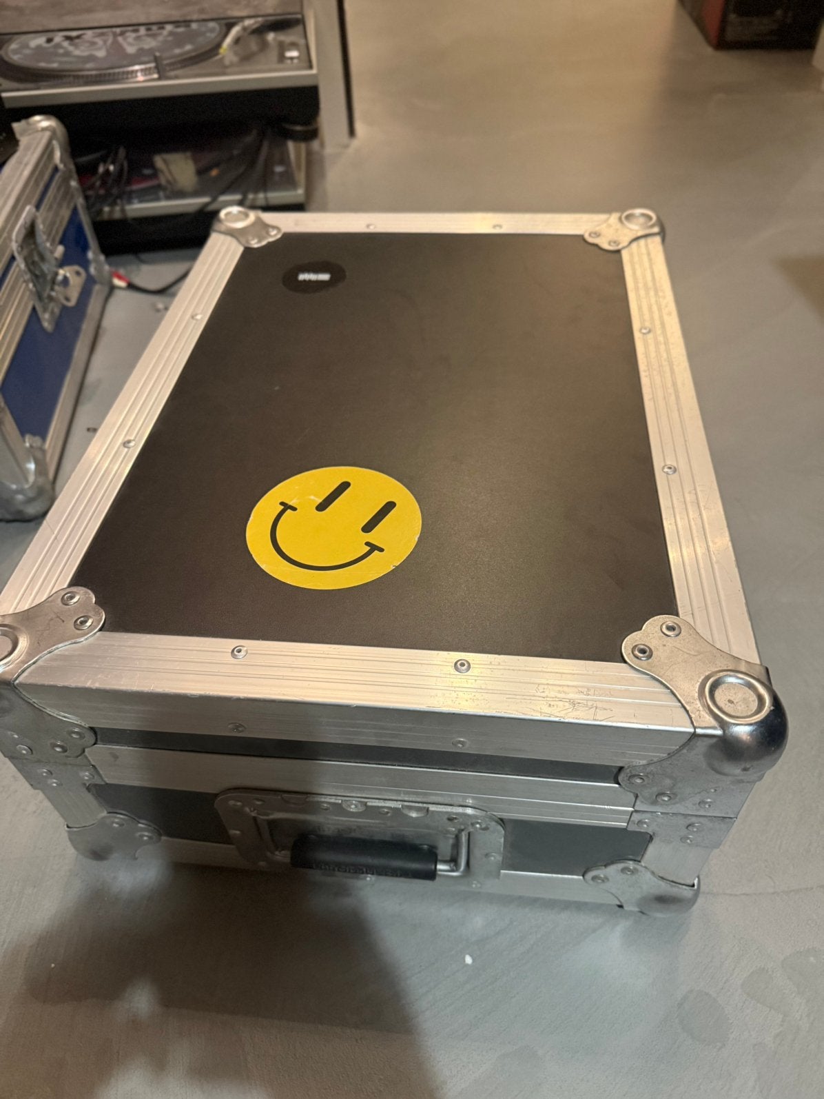 Zwarte flightcase met aluminium profielen 48,5x36,5cm, Muziek en Instrumenten, Ophalen of Verzenden, Zo goed als nieuw, Overige instrumenten