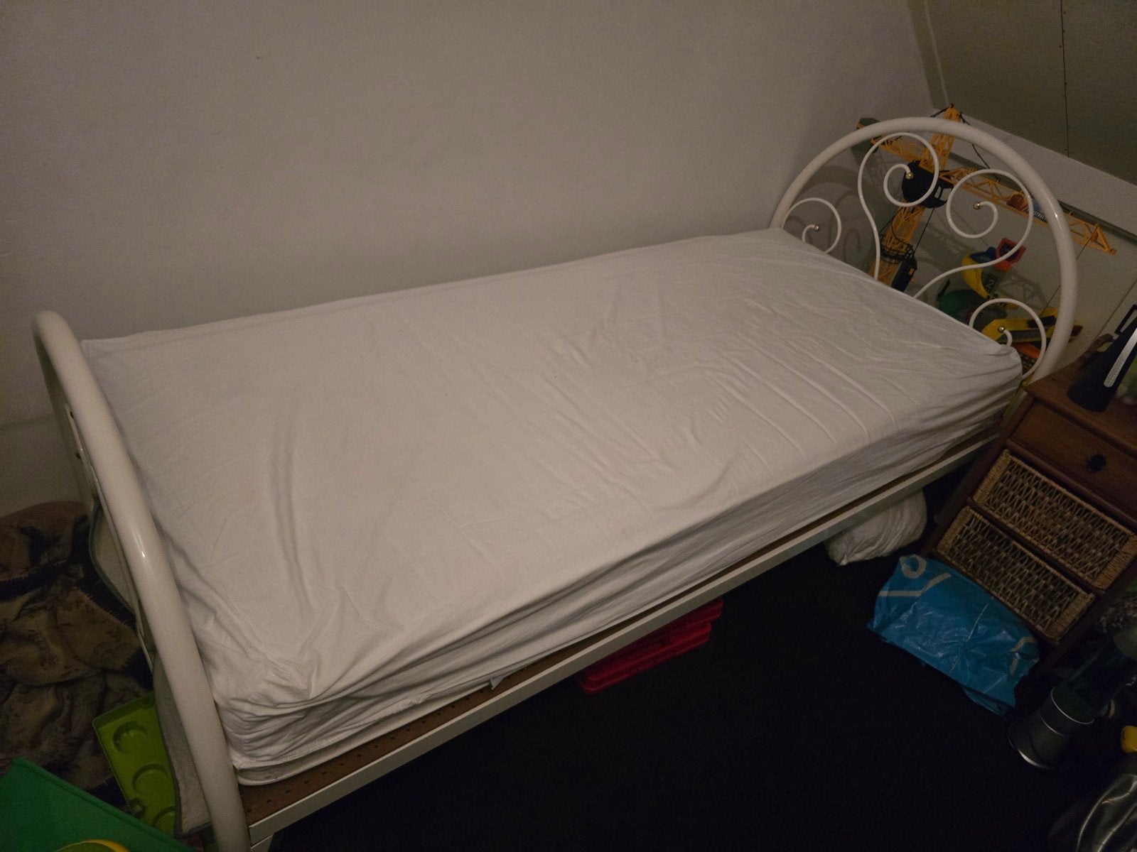 Eenpersoonsbed Dico wit metaal met spiraal, Ophalen, Gebruikt, 90 cm, Eenpersoons
