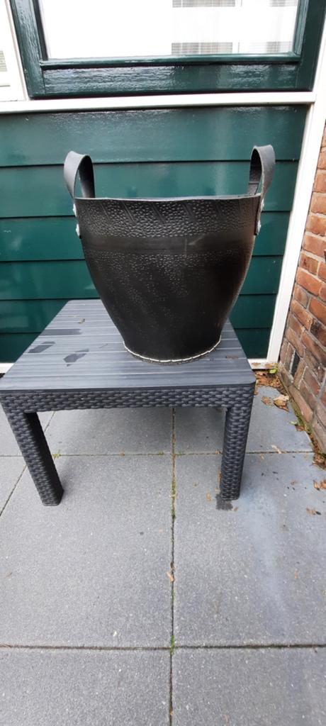 Rubberen bloempot, Ophalen, Zo goed als nieuw, Rond, Minder dan 30 cm