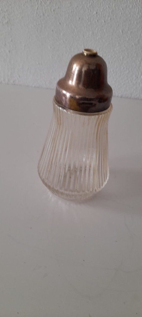 Kristallen parfumflacon, Ophalen