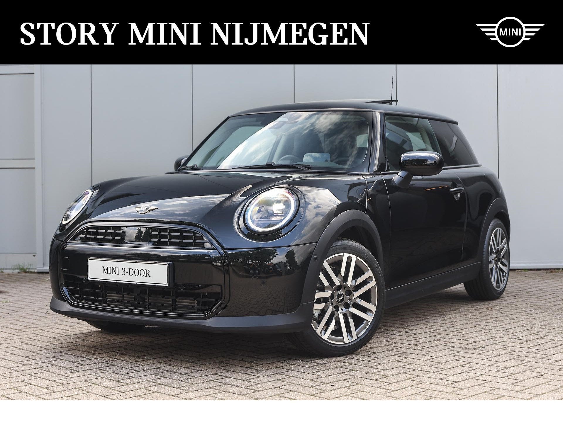 MINI Hatchback Cooper C Automaat / Classic / Pakket M / 17 i, Auto's, Mini, Stof, Stoelverwarming, Zwart, 156 pk