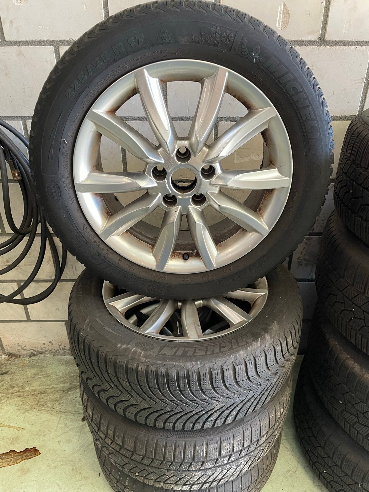 Set 17” lichtmetalen Seat Ateca velgen + winterbanden, Gebruikt, Banden en Velgen, 17 inch, Berkvens