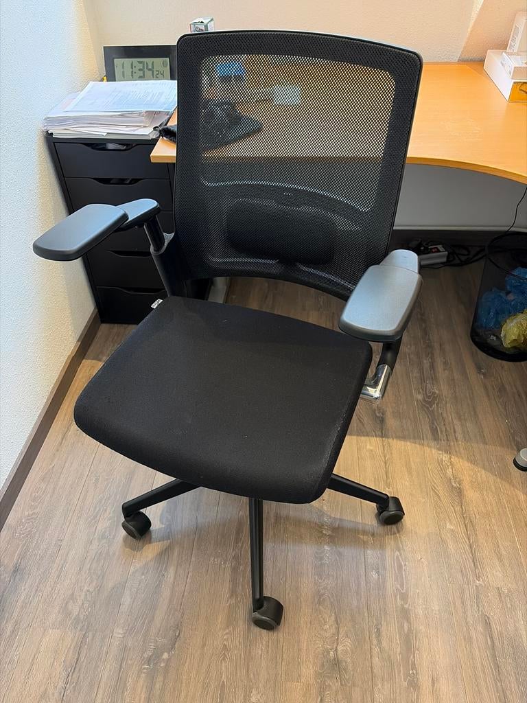 Ahrend 2020 Bureaustoel - Ergonomisch en in prima staat, Huis en Inrichting, Bureaustoelen, Ophalen, Zwart, Zo goed als nieuw