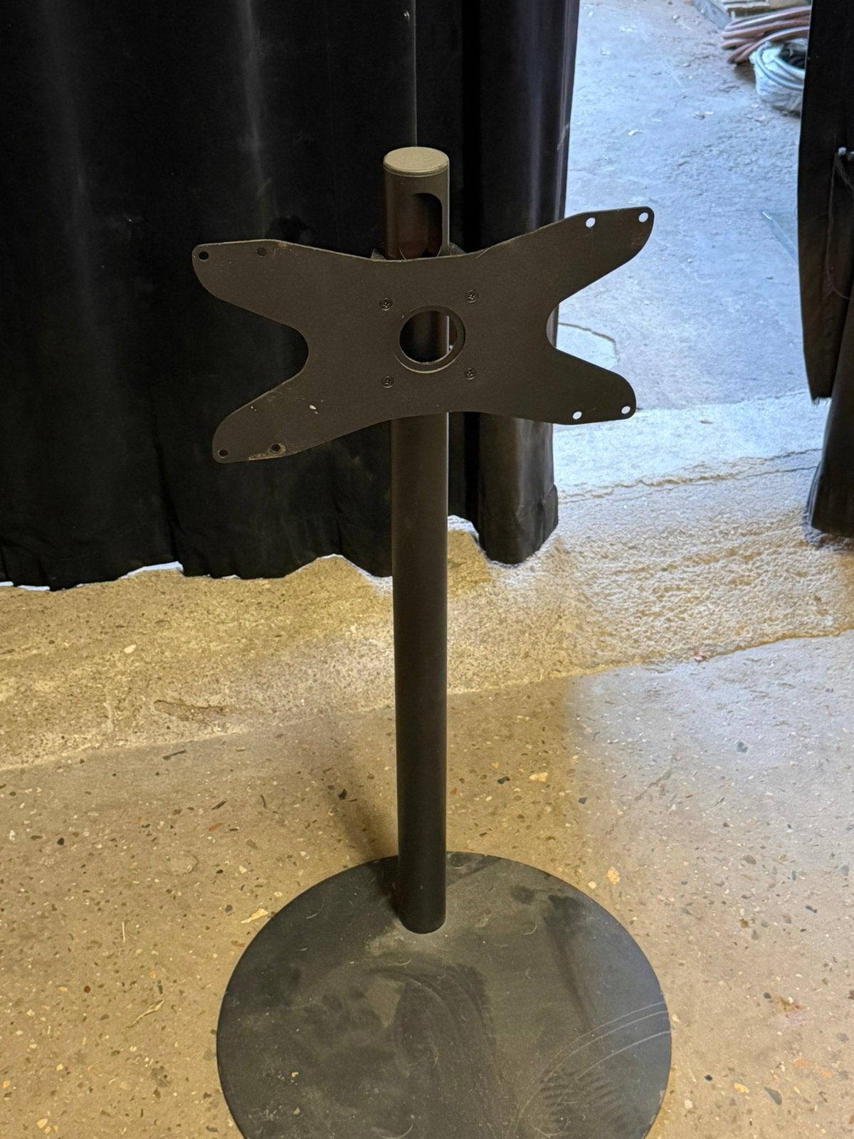 Cavus TV Standaard Sphere, Ophalen, Gebruikt