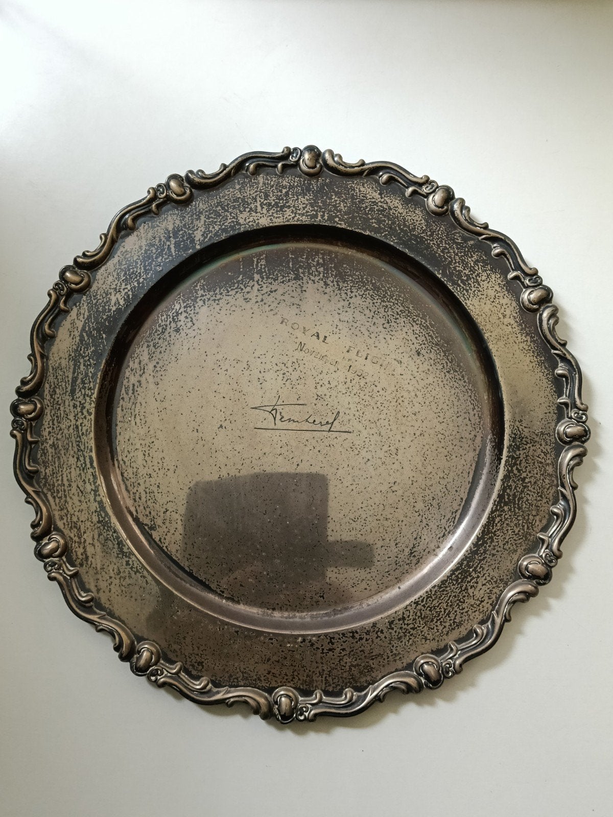 Metalen schaal met handtekening Prins Bernhard, 1952, Ophalen of Verzenden