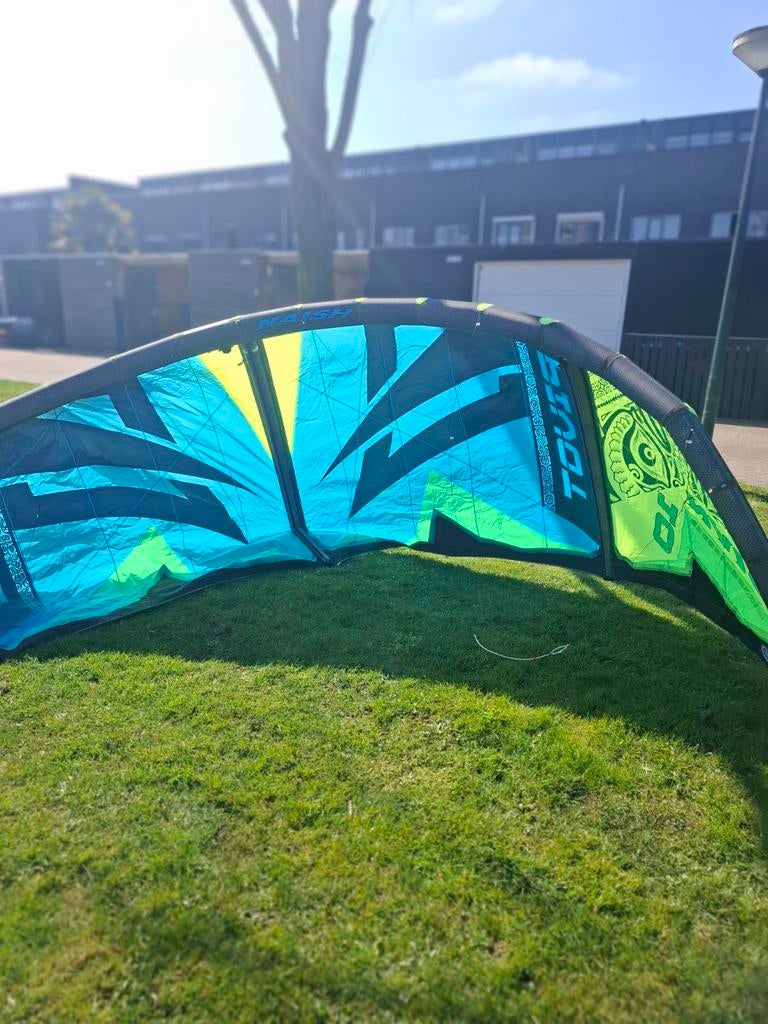Naish Pivot 10 + Naish Torque bar, Geen board, Ophalen, Zo goed als nieuw, 10 m²