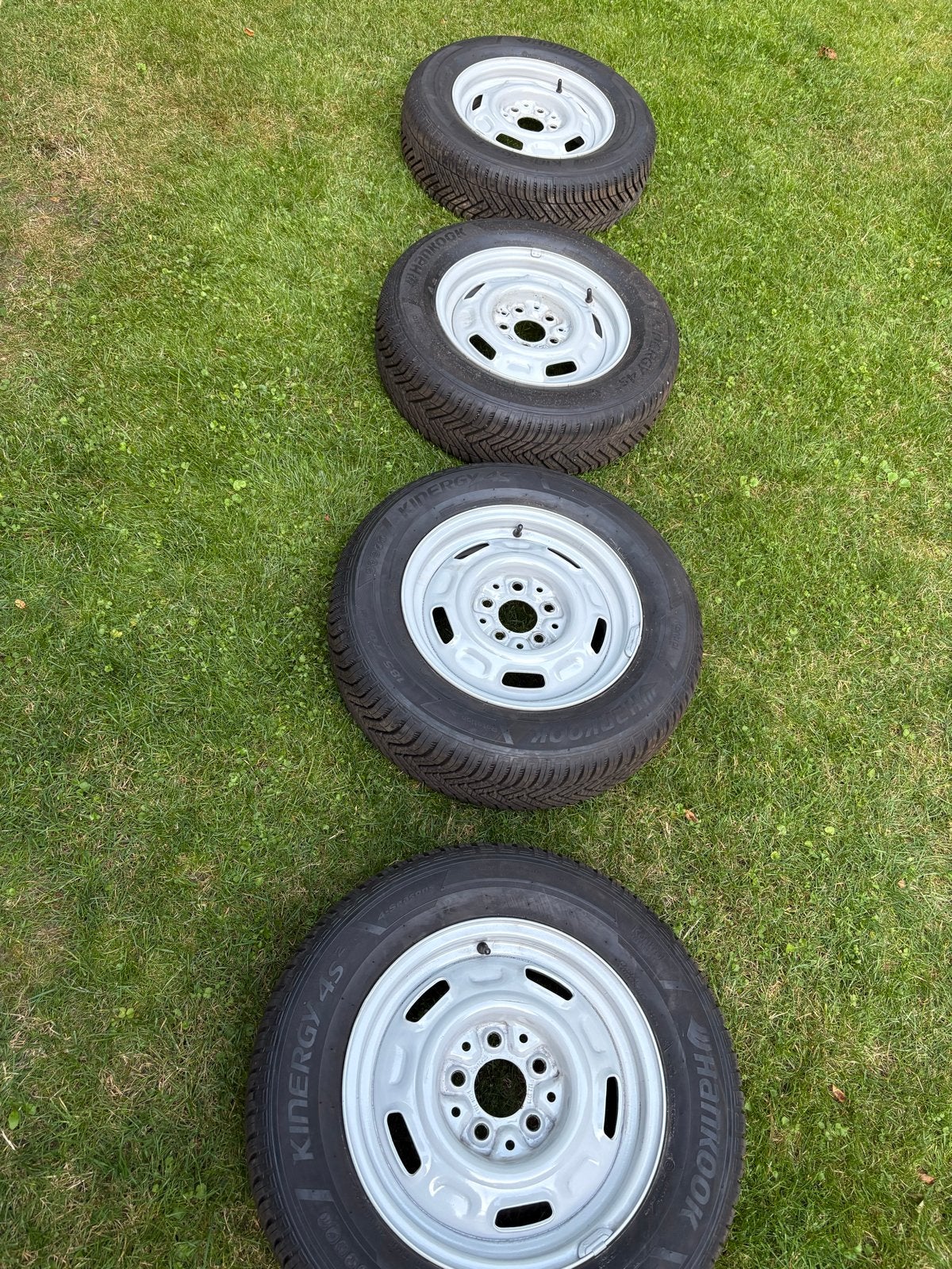 Hankook Allseason banden op stalen velgen 185/70R14, Auto-onderdelen, Banden en Velgen, 14 inch, Gebruikt, Banden en Velgen, All Season