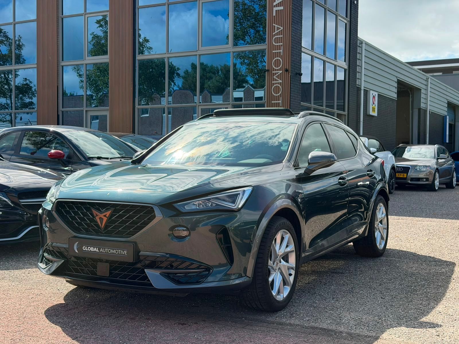 CUPRA Formentor 1.5 TSI - PANORAMADAK - SFEERVERLICHTING - 1, Auto's, Dealer onderhouden, 15 km/l, Zwart, 4 cilinders