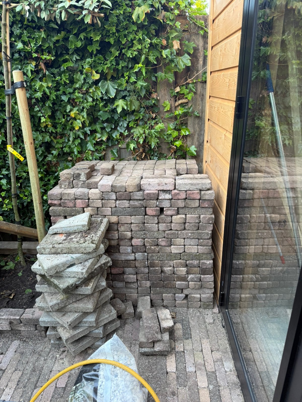 Gratis 13 stoeptegels, Ophalen, Gebruikt, Beton