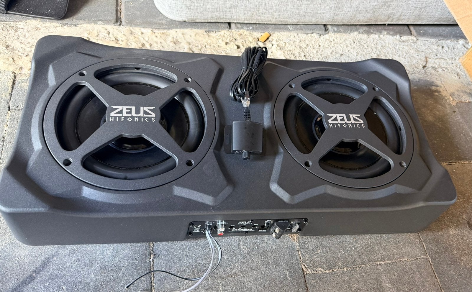 Hifonics ZRX220A Zeus Actieve Subwoofer 300W RMS - Garantie, Ophalen of Verzenden, Nieuw