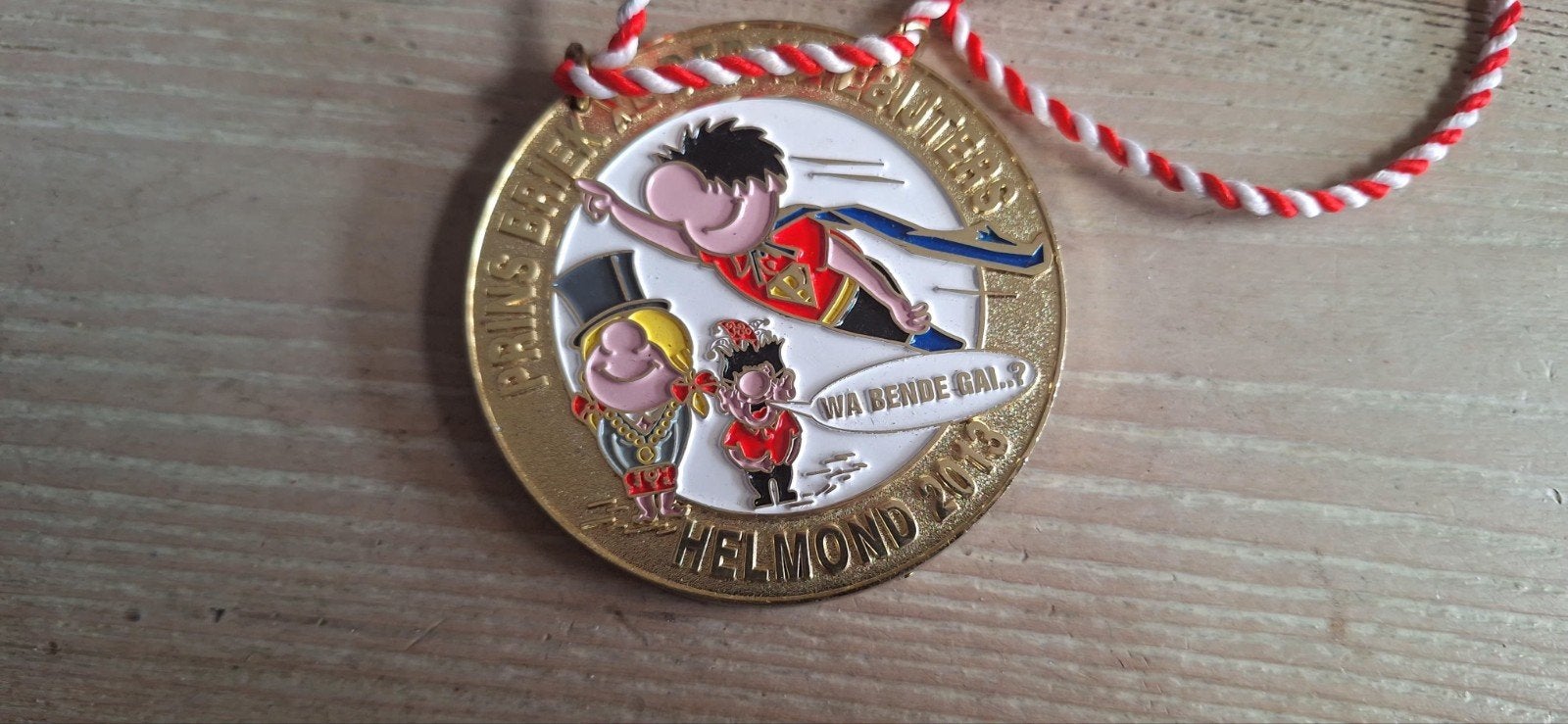 Keiebijters Helmond carnaval medaille uit 2013 (7626), Postzegels en Munten, Penningen en Medailles, Ophalen of Verzenden, Overige materialen