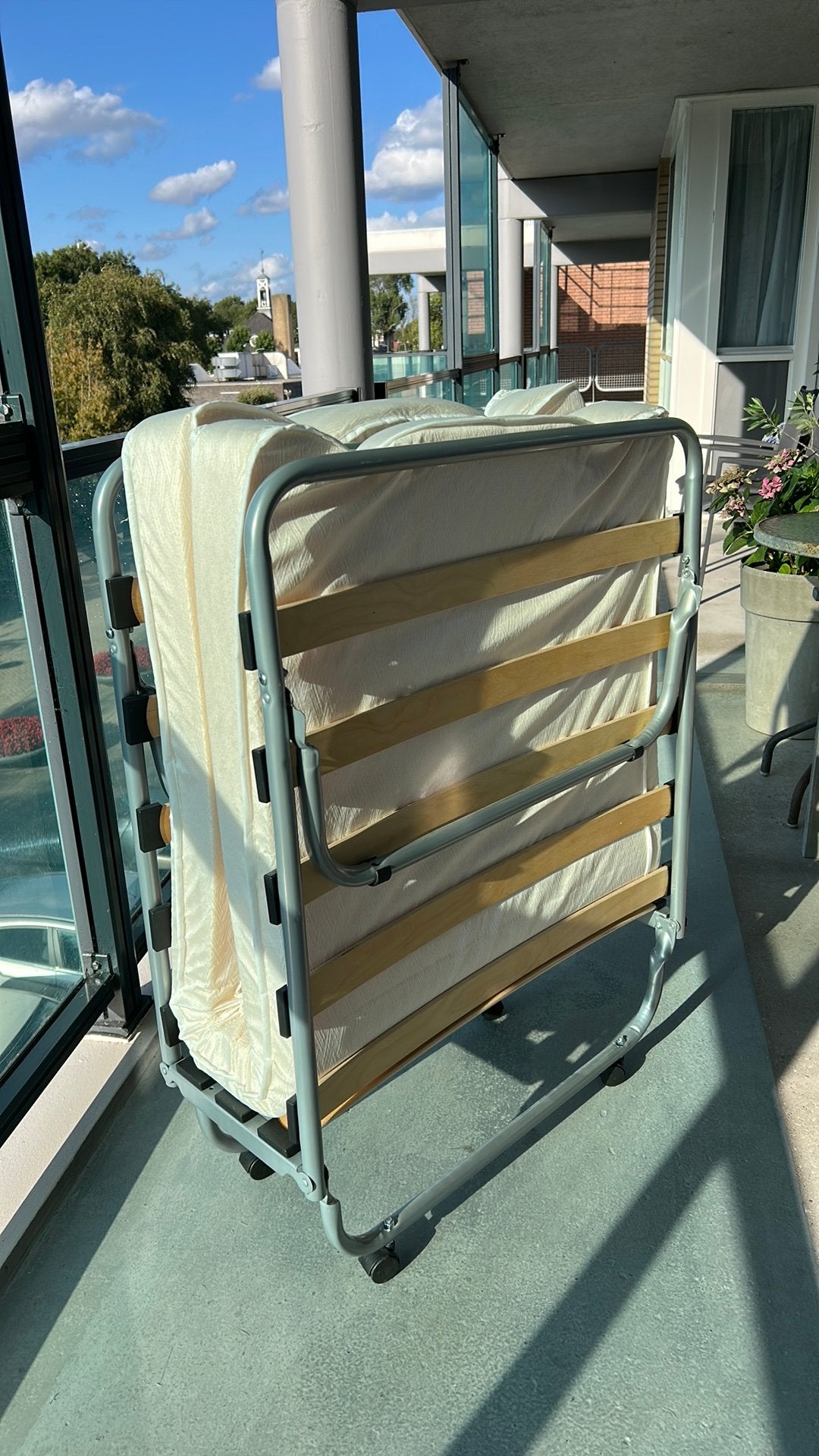 Opvouwbed, Ophalen, Eenpersoons, 190 cm of minder, Zo goed als nieuw