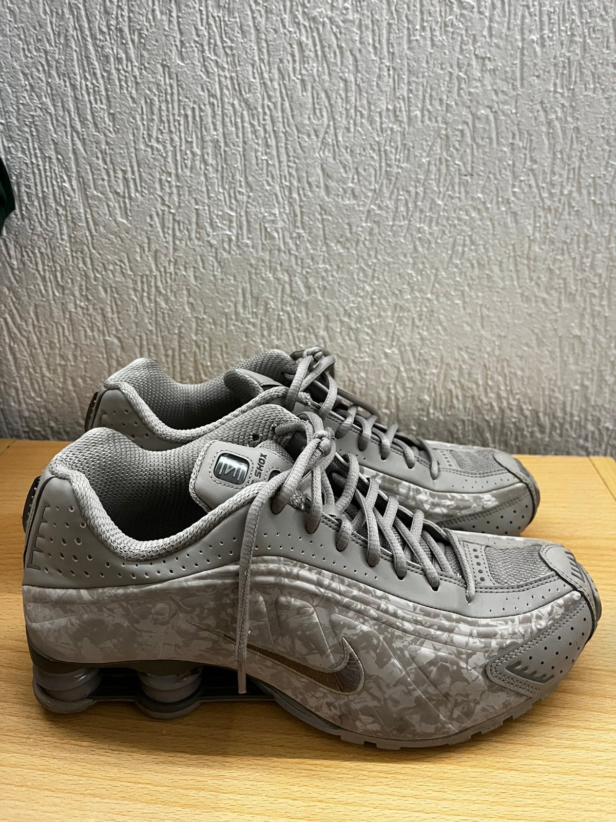 Nike Shox R4, Ophalen, Zwart, Sneakers of Gympen, Zo goed als nieuw