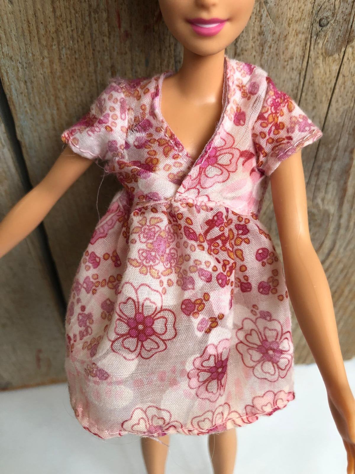 Jurk voor zwangere Barbie pop, Ophalen of Verzenden, Zo goed als nieuw