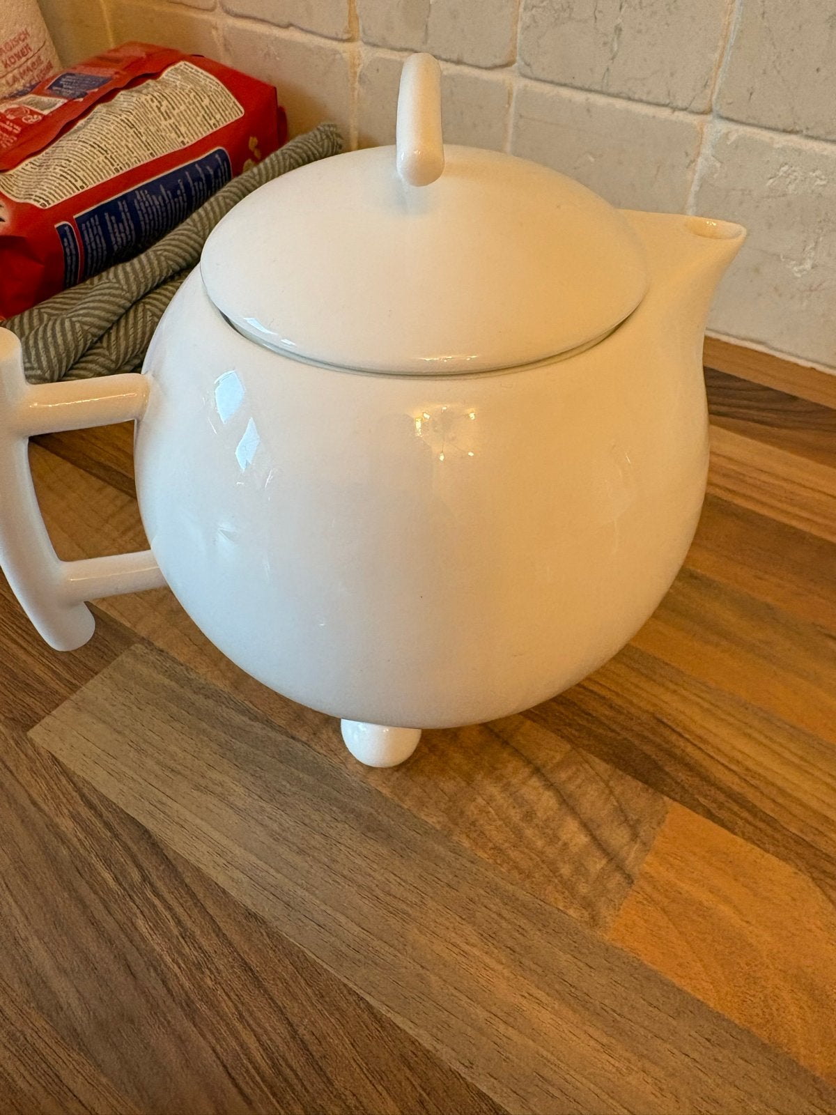 Squito Witte theepot met filter - Zo goed als nieuw, Huis en Inrichting, Zo goed als nieuw, Steen/keramiek, Wit, Overige merken