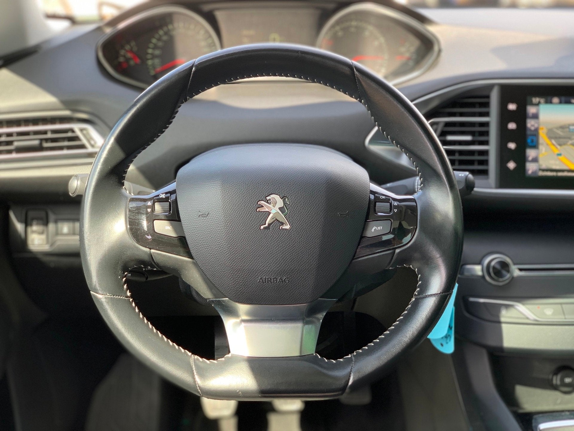 Peugeot 308 1.2 PureTech Blue Lion|Navigatie|CruiseControl|P, Auto's, Peugeot, Voorwielaandrijving, Gebruikt, Euro 6, 1199 cc