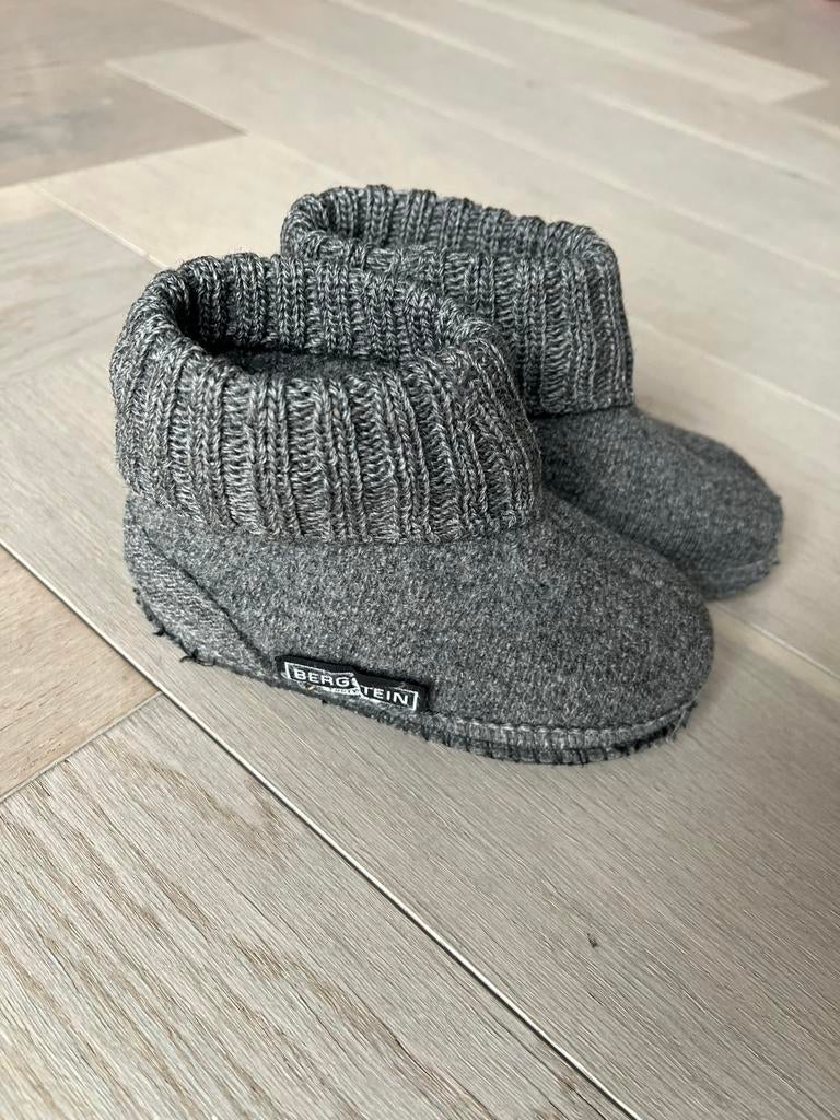Bergstein sloffen mt 24 grijs, Kinderen en Baby's, Babykleding | Schoentjes en Sokjes, Slofjes, Jongetje of Meisje, Ophalen of Verzenden